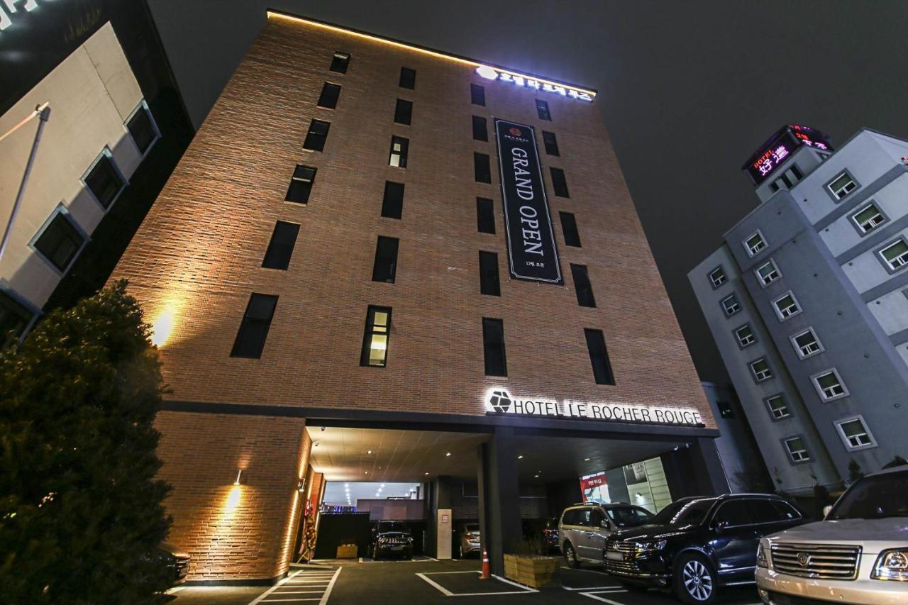 Lerocherrouge Hotel Chuncheon Extérieur photo