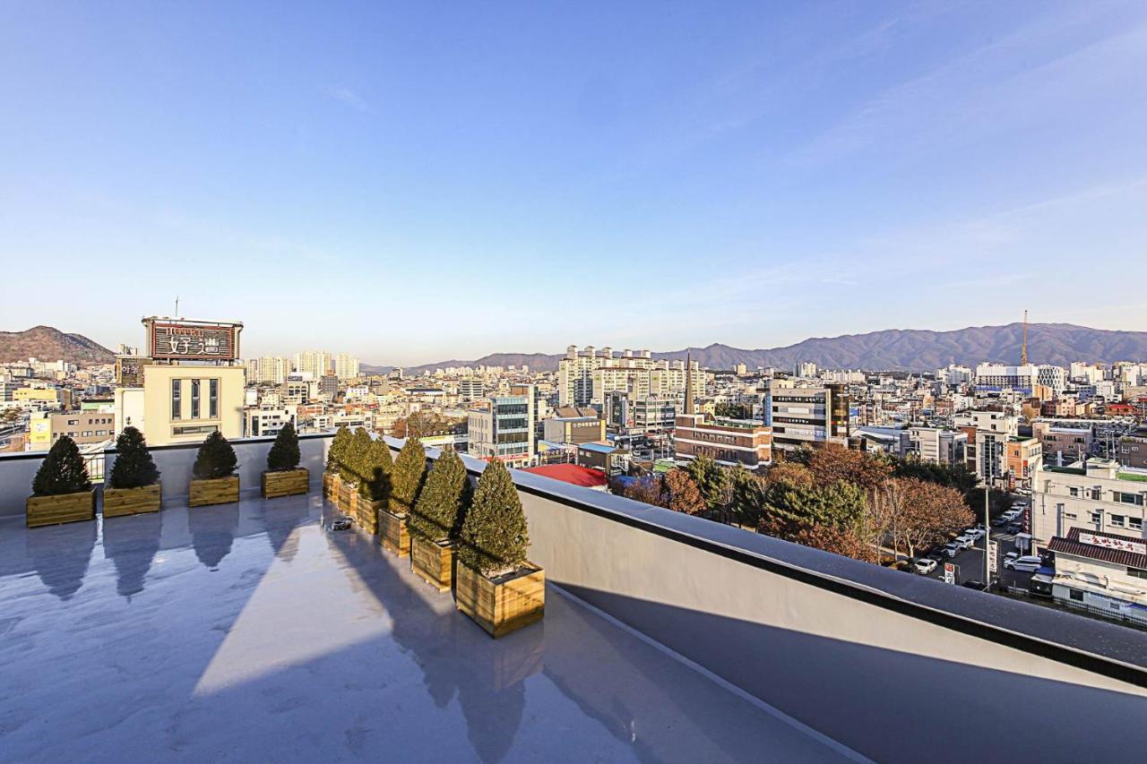 Lerocherrouge Hotel Chuncheon Extérieur photo