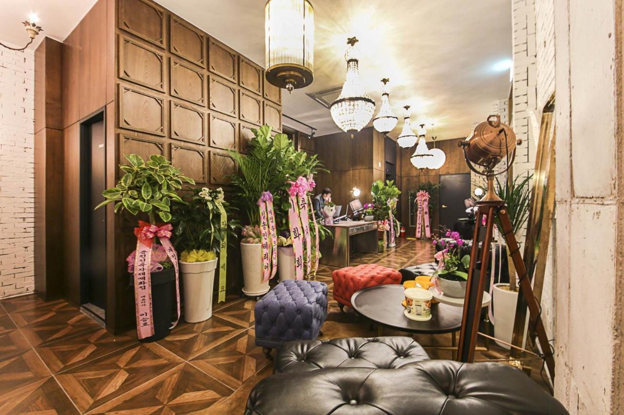 Lerocherrouge Hotel Chuncheon Extérieur photo
