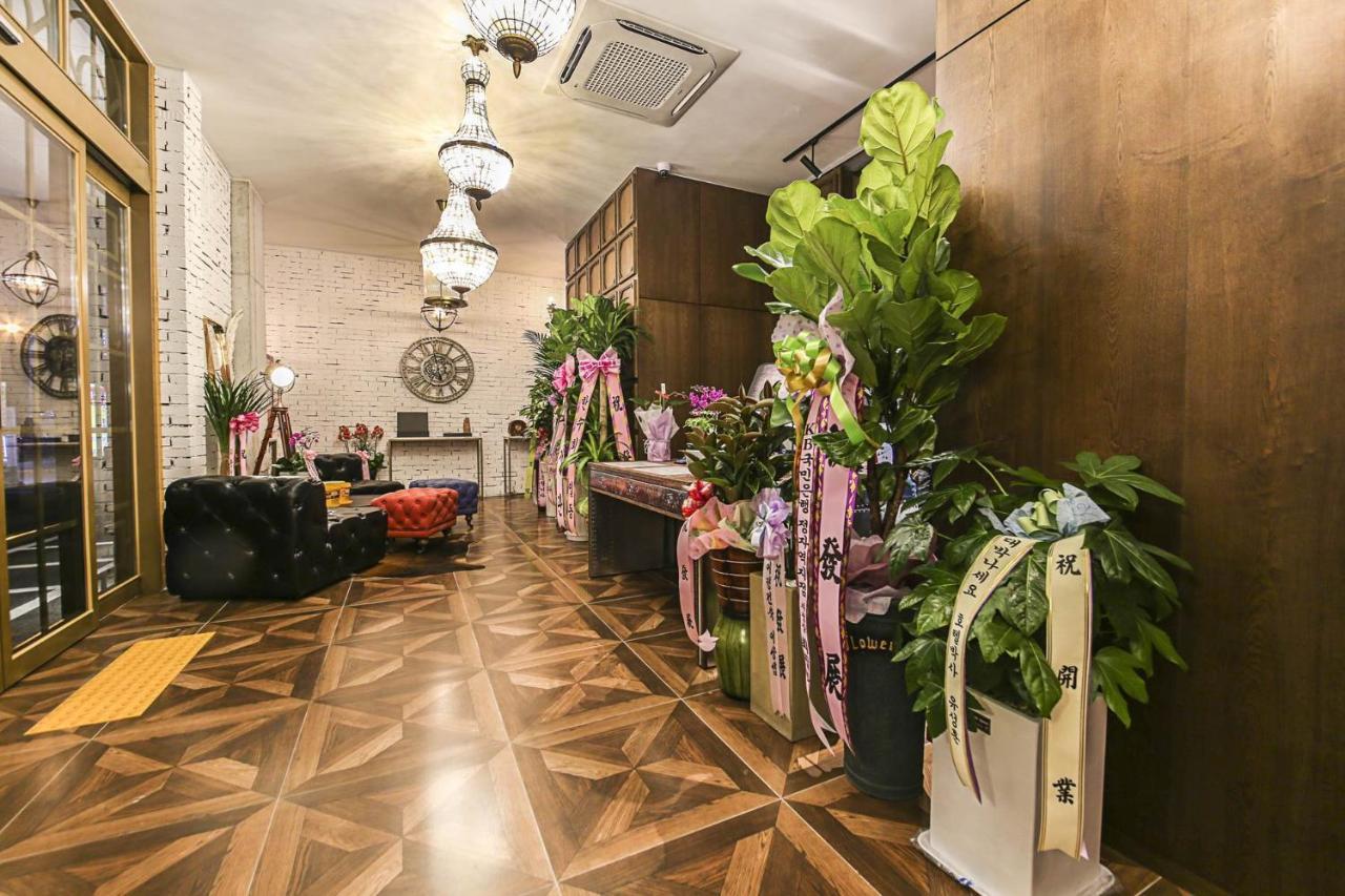 Lerocherrouge Hotel Chuncheon Extérieur photo