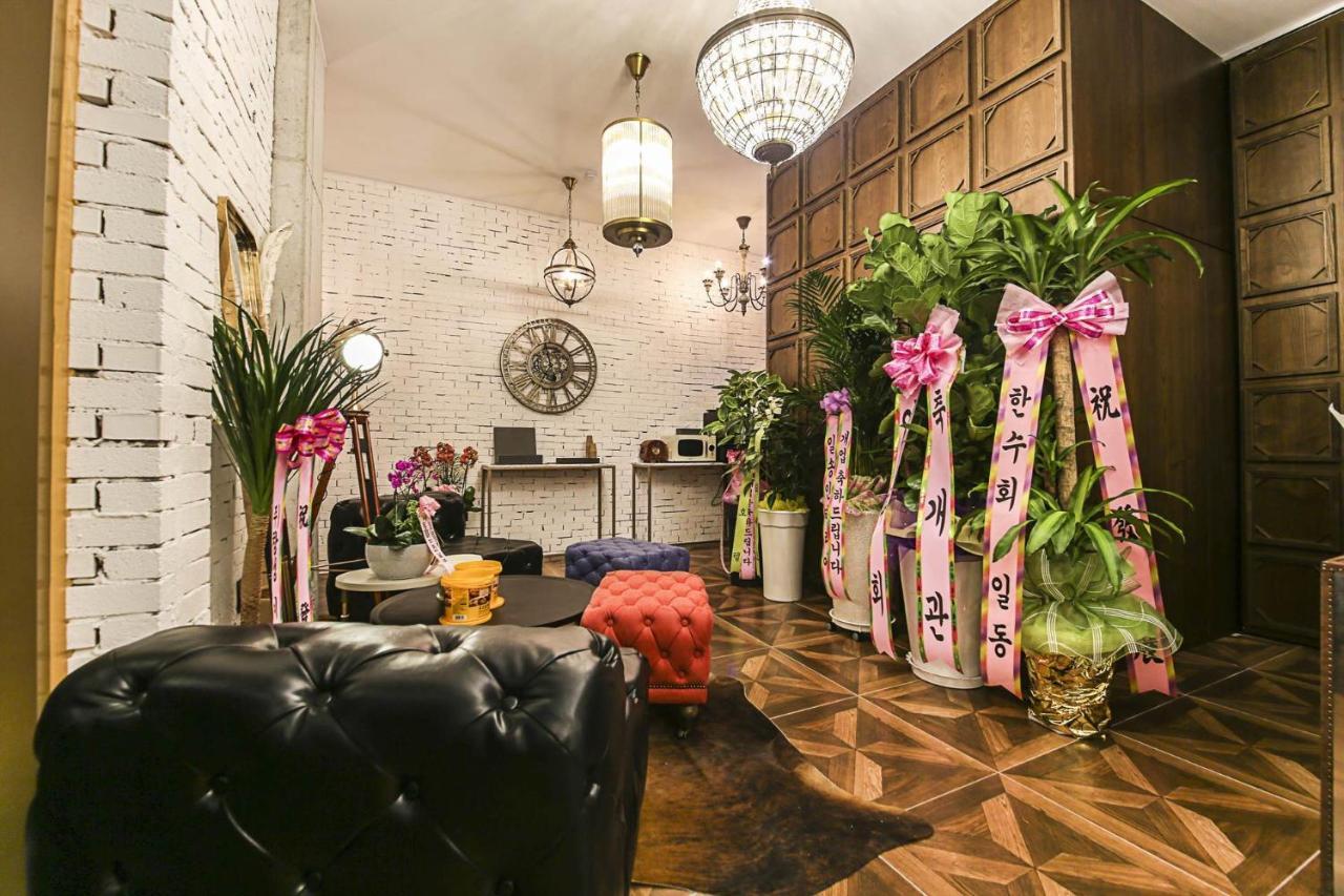 Lerocherrouge Hotel Chuncheon Extérieur photo